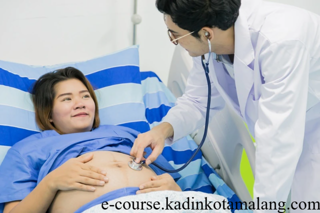 Perbandingan Melahirkan Normal dan Caesar Proses Risiko